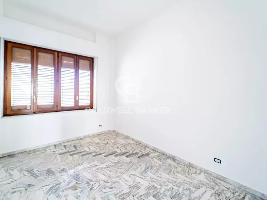 Immagine 8 di Locale commerciale in affitto  in Via Felice Paradiso 20-22 a Acireale