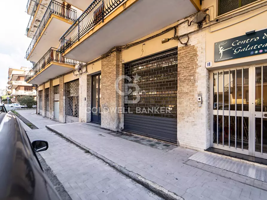 Immagine 14 di Locale commerciale in affitto  in Via Felice Paradiso 20-22 a Acireale