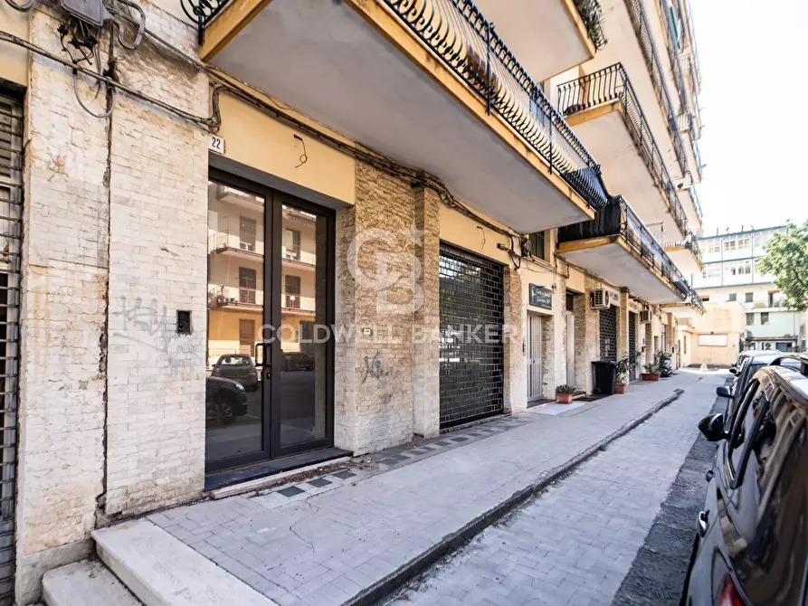 Immagine 13 di Locale commerciale in affitto  in Via Felice Paradiso 20-22 a Acireale