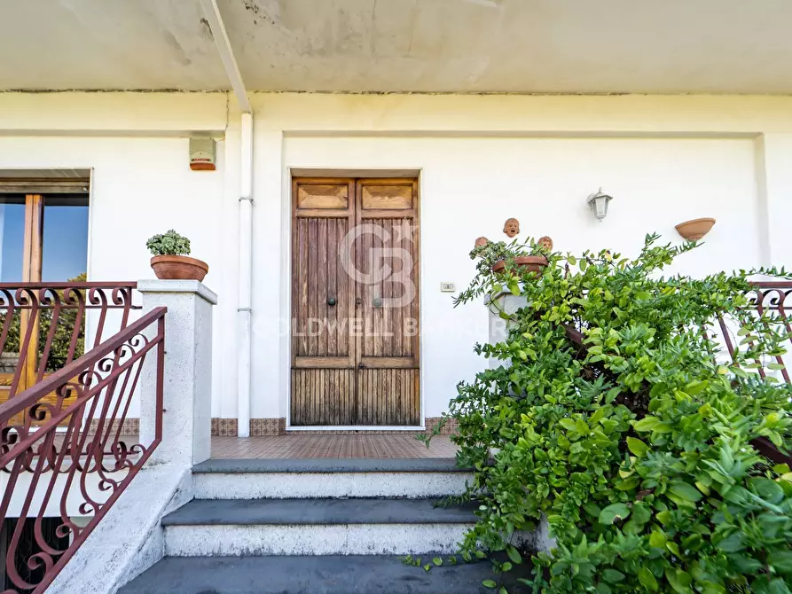 Immagine 3 di Villa in vendita  in Via San Giovanni Santa Maria la Stella a Aci Sant'antonio