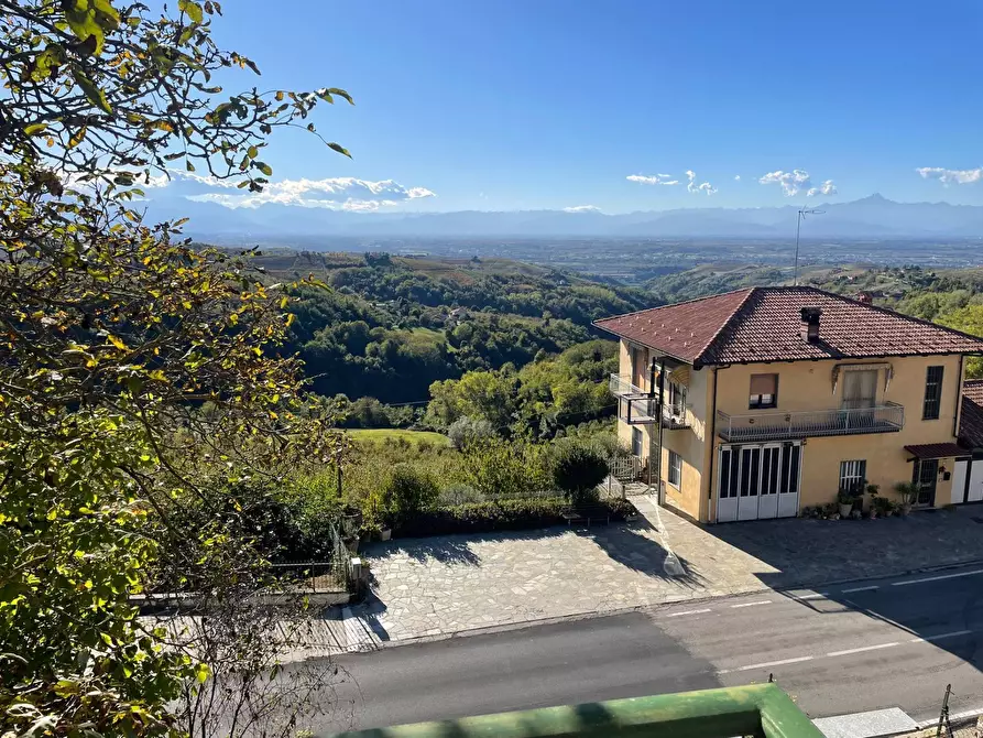Immagine 1 di Villa in vendita  in via Donadei a Belvedere Langhe