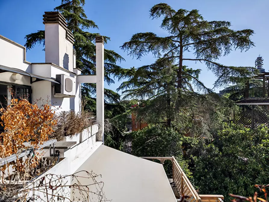 Immagine 1 di Appartamento in vendita  in Via Santa Giovanna Elisabetta 66 a Roma