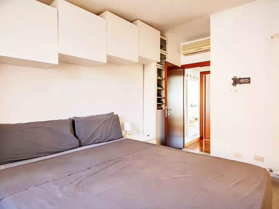 Immagine 5 di Appartamento in vendita  in Via Santa Giovanna Elisabetta 66 a Roma