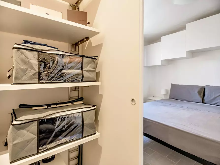 Immagine 11 di Appartamento in vendita  in Via Santa Giovanna Elisabetta 66 a Roma