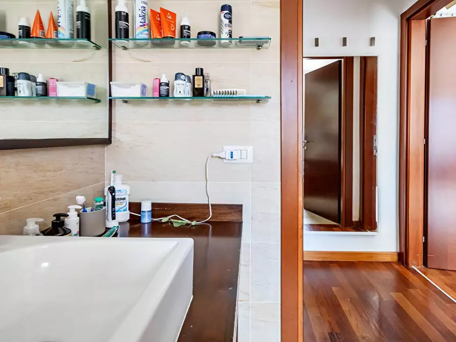 Immagine 20 di Appartamento in vendita  in Via Santa Giovanna Elisabetta 66 a Roma