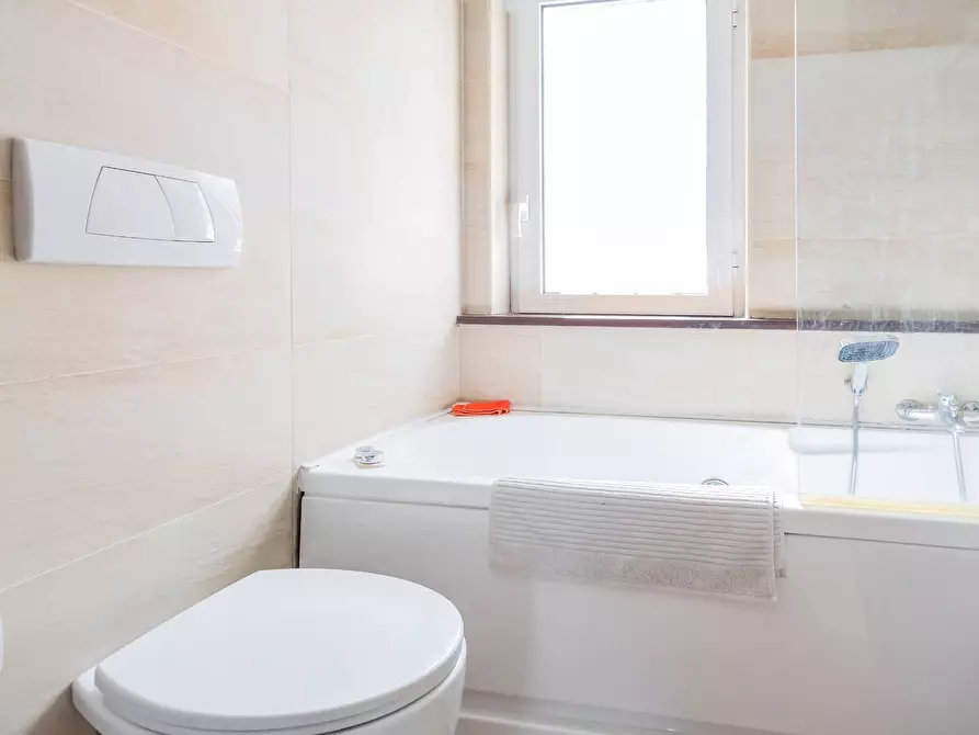 Immagine 21 di Appartamento in vendita  in Via Santa Giovanna Elisabetta 66 a Roma