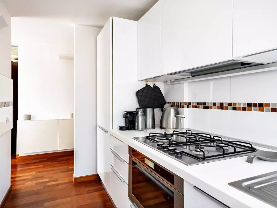 Immagine 18 di Appartamento in vendita  in Via Santa Giovanna Elisabetta 66 a Roma