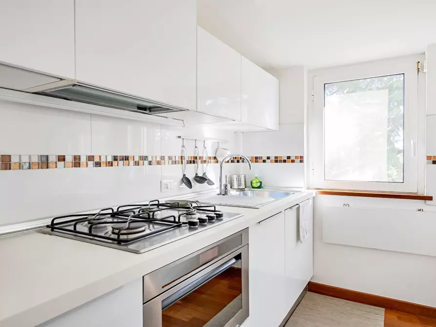 Immagine 25 di Appartamento in vendita  in Via Santa Giovanna Elisabetta 66 a Roma