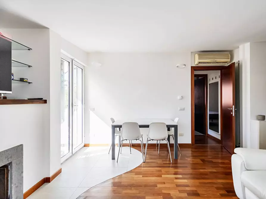 Immagine 38 di Appartamento in vendita  in Via Santa Giovanna Elisabetta 66 a Roma