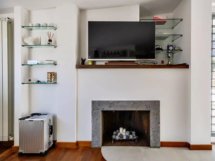 Immagine 4 di Appartamento in vendita  in Via Santa Giovanna Elisabetta 66 a Roma