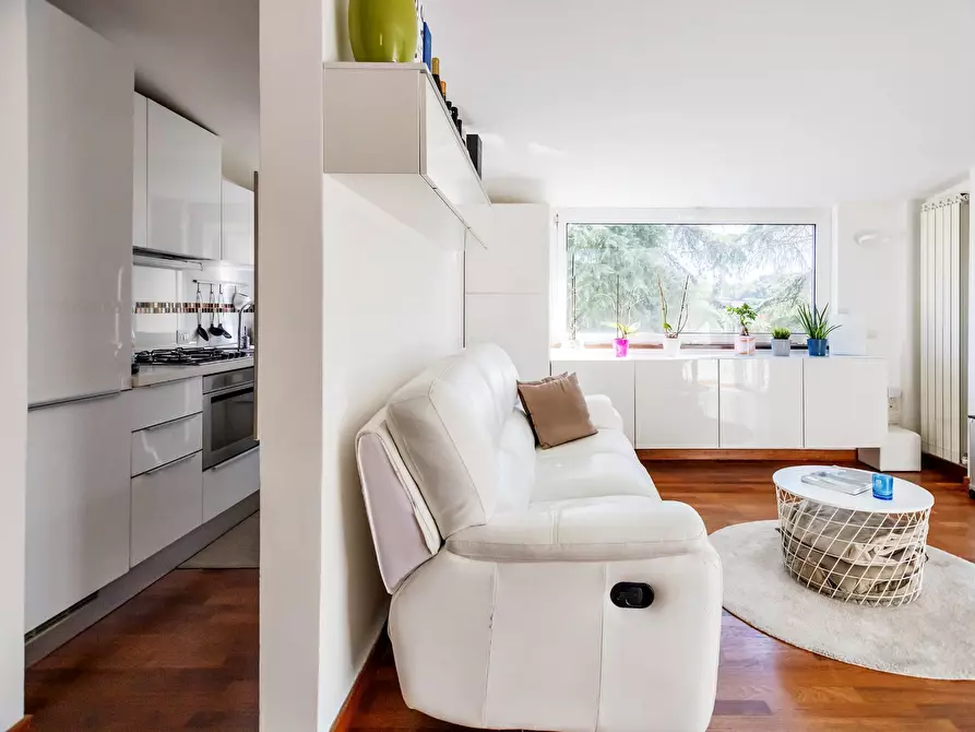 Immagine 3 di Appartamento in vendita  in Via Santa Giovanna Elisabetta 66 a Roma