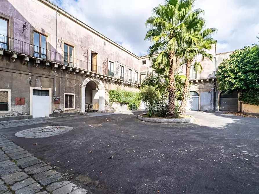 Immagine 55 di Palazzo in vendita  in Corso Savoia 84 a Acireale