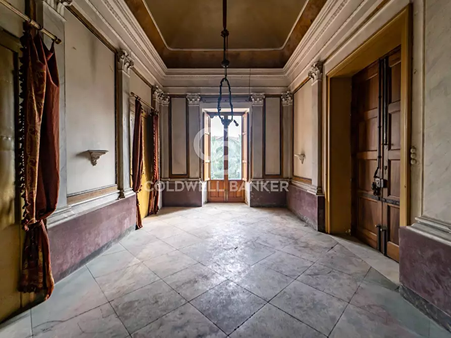 Immagine 42 di Palazzo in vendita  in Corso Savoia 84 a Acireale