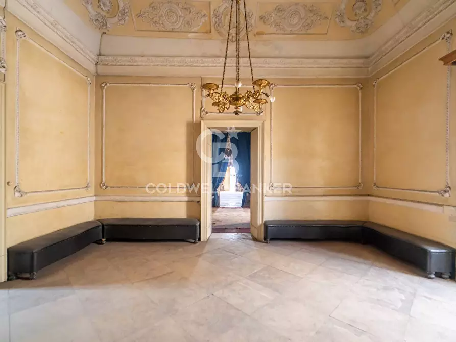 Immagine 30 di Palazzo in vendita  in Corso Savoia 84 a Acireale