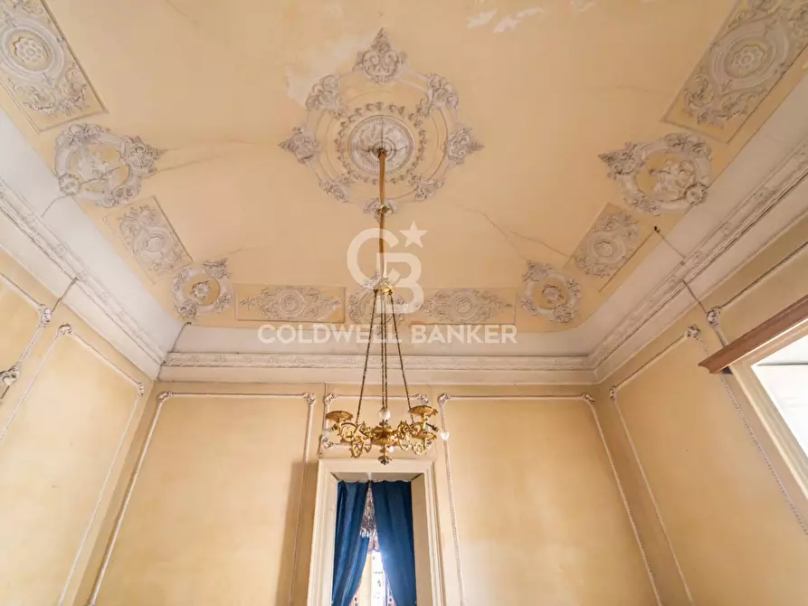 Immagine 33 di Palazzo in vendita  in Corso Savoia 84 a Acireale
