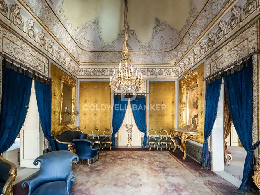 Immagine 2 di Palazzo in vendita  in Corso Savoia 84 a Acireale
