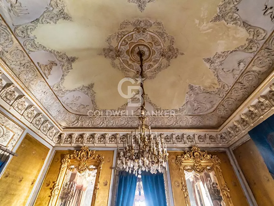 Immagine 6 di Palazzo in vendita  in Corso Savoia 84 a Acireale