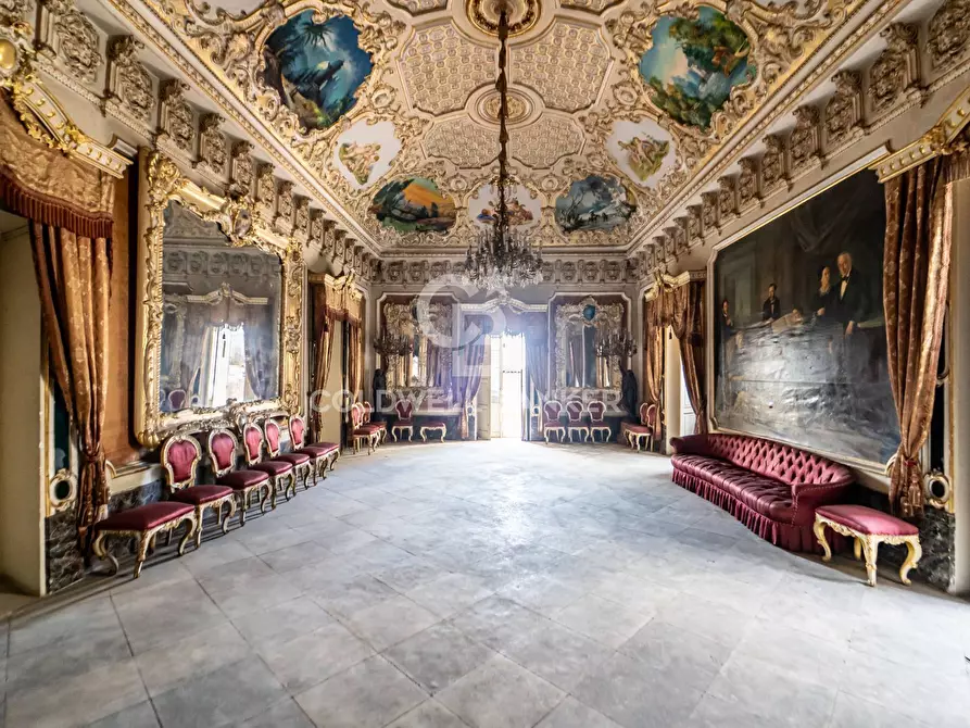 Immagine 7 di Palazzo in vendita  in Corso Savoia 84 a Acireale