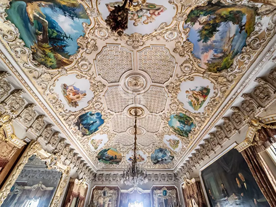 Immagine 14 di Palazzo in vendita  in Corso Savoia 84 a Acireale