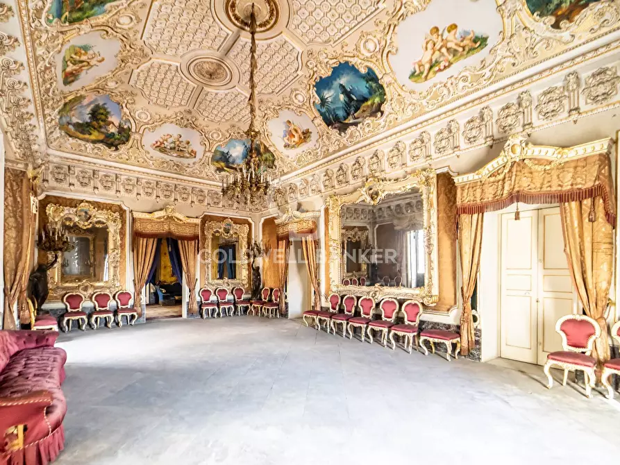 Immagine 12 di Palazzo in vendita  in Corso Savoia 84 a Acireale