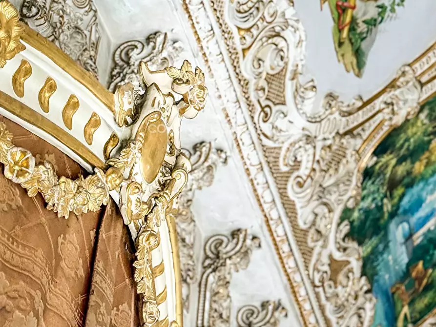 Immagine 21 di Palazzo in vendita  in Corso Savoia 84 a Acireale