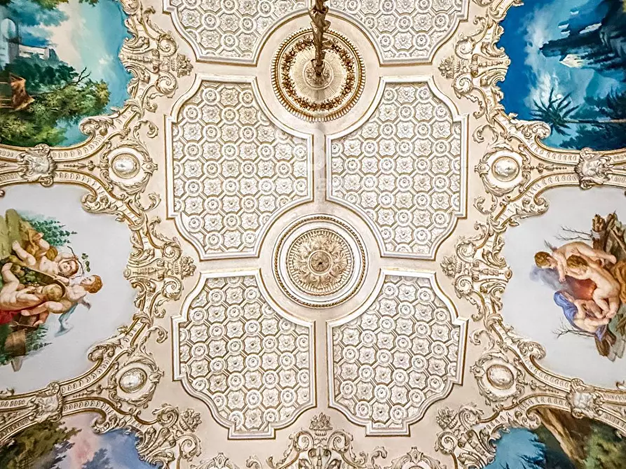 Immagine 23 di Palazzo in vendita  in Corso Savoia 84 a Acireale