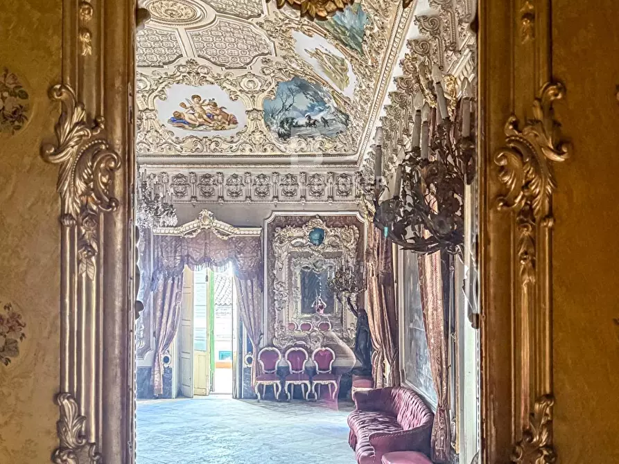 Immagine 27 di Palazzo in vendita  in Corso Savoia 84 a Acireale