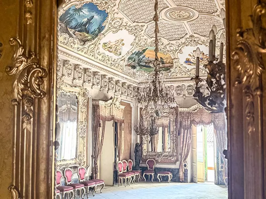 Immagine 29 di Palazzo in vendita  in Corso Savoia 84 a Acireale