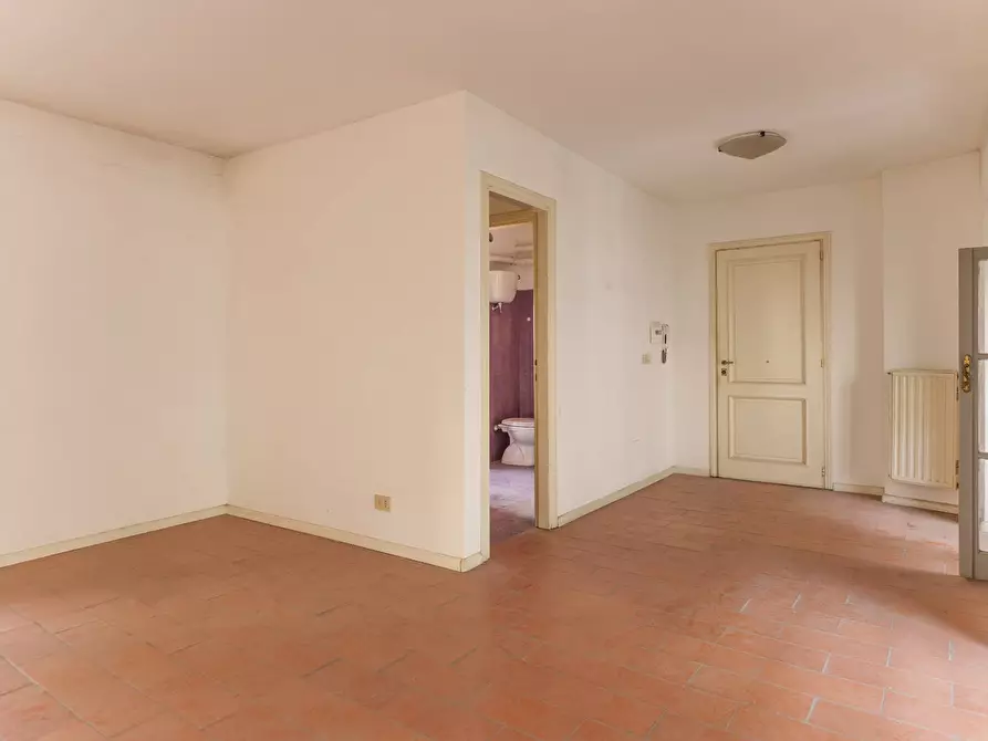 Immagine 14 di Ufficio in vendita  in Via Umberto I 7 a Foligno