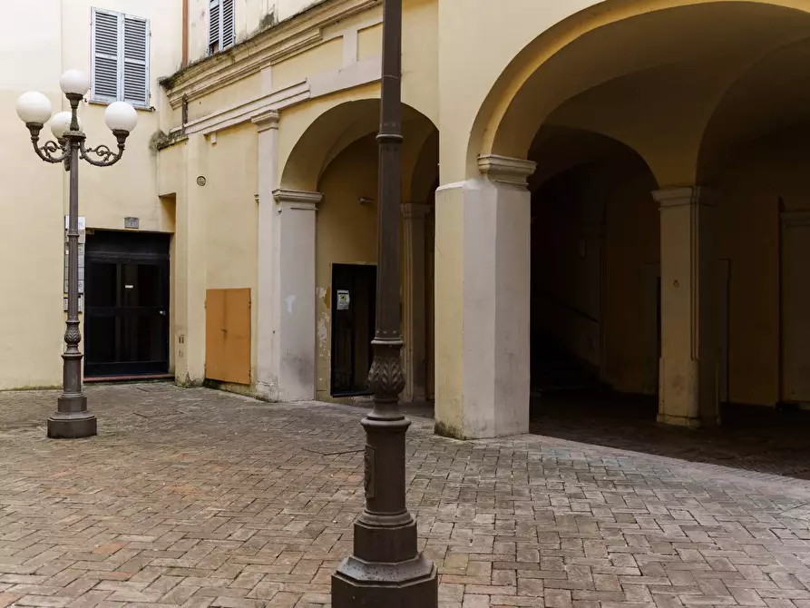 Immagine 5 di Ufficio in vendita  in Via Umberto I 7 a Foligno