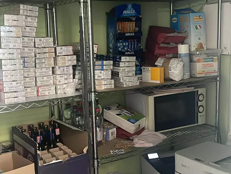 Immagine 6 di Attività commerciale in vendita  a Foligno