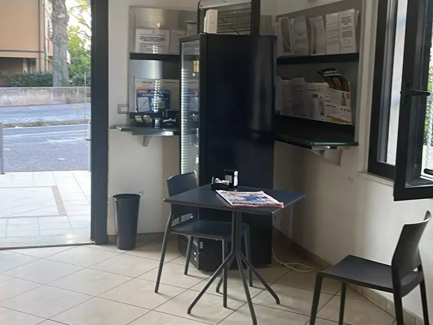 Immagine 7 di Attività commerciale in vendita  a Foligno