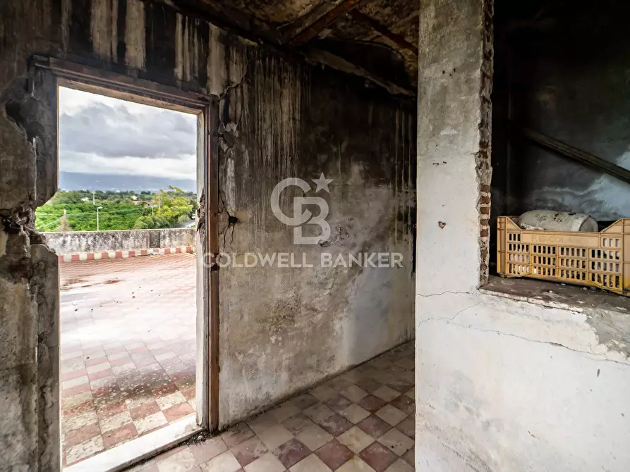 Immagine 38 di Rustico / casale in vendita  in via maugeri 7 a Acireale