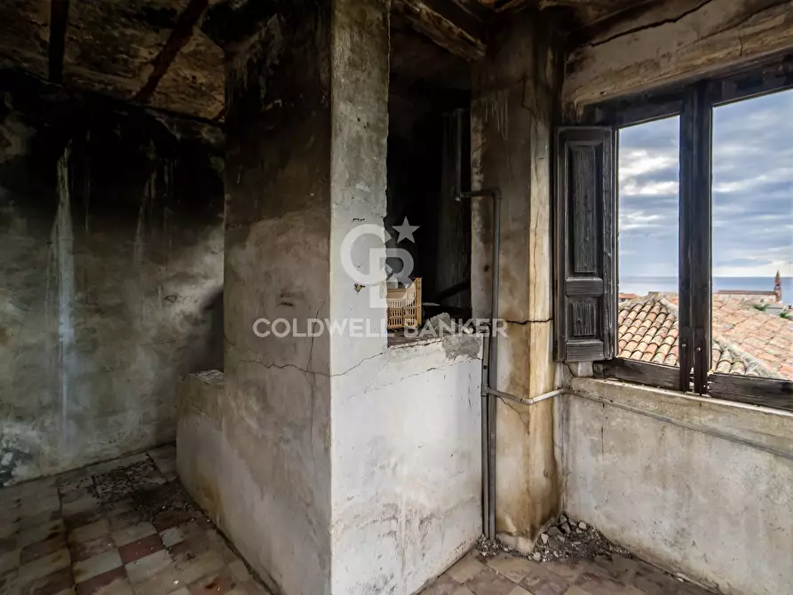 Immagine 39 di Rustico / casale in vendita  in via maugeri 7 a Acireale