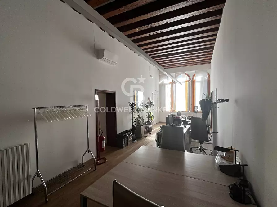 Immagine 1 di Ufficio in affitto  in Ponte dei Bareteri a Venezia