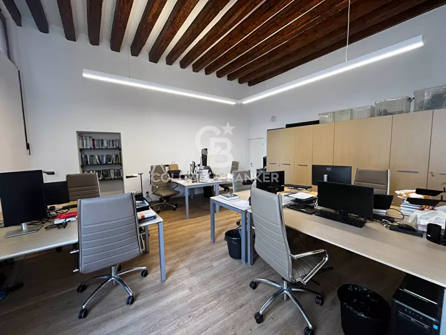 Immagine 8 di Ufficio in affitto  in Ponte dei Bareteri a Venezia