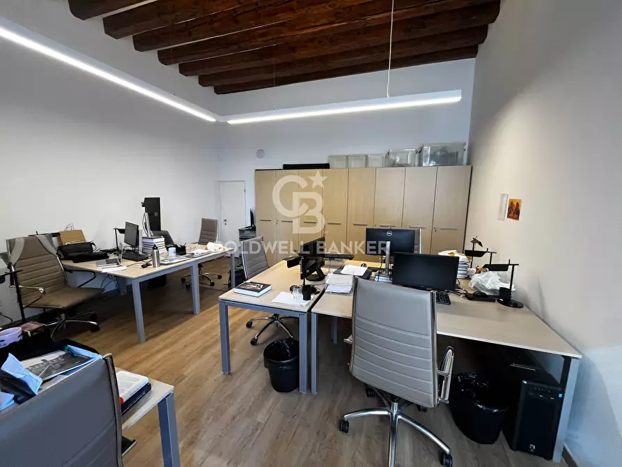 Immagine 9 di Ufficio in affitto  in Ponte dei Bareteri a Venezia