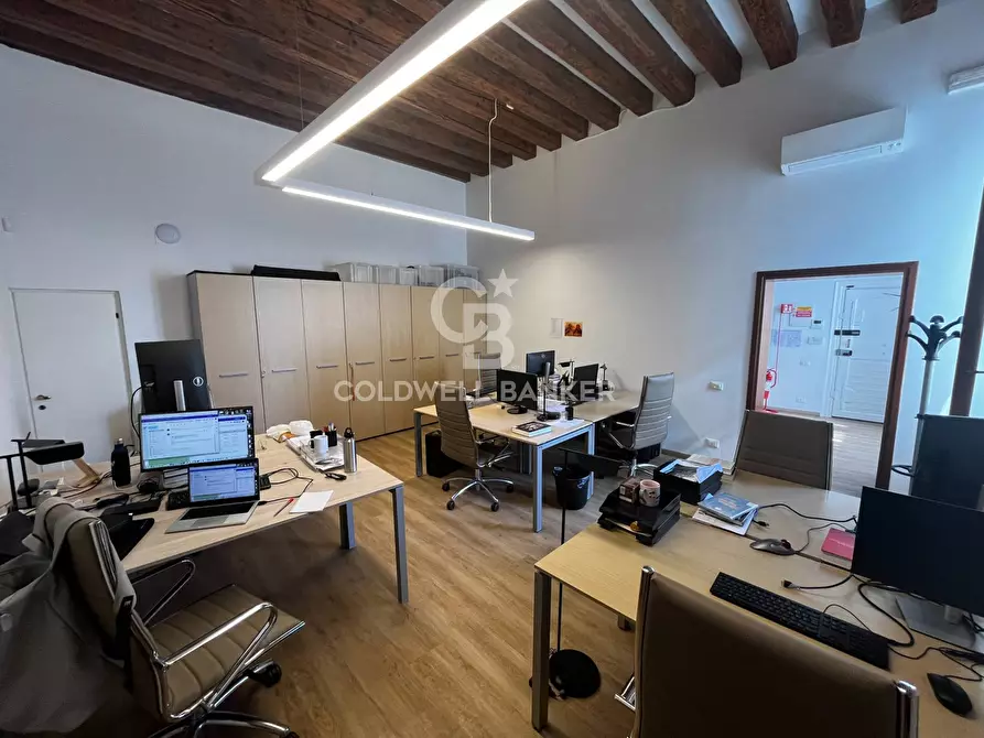 Immagine 11 di Ufficio in affitto  in Ponte dei Bareteri a Venezia