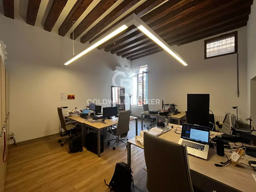 Immagine 14 di Ufficio in affitto  in Ponte dei Bareteri a Venezia