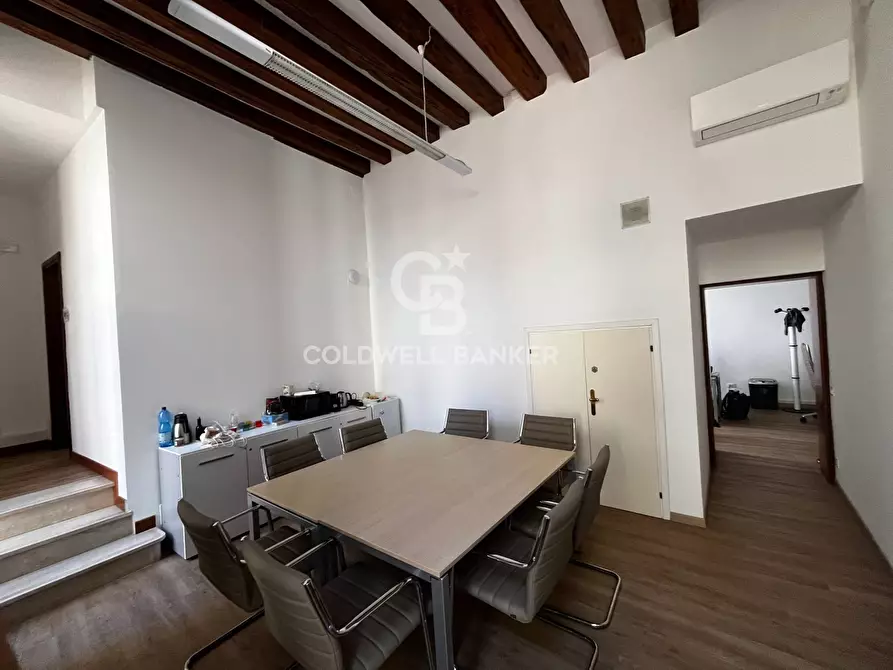 Immagine 17 di Ufficio in affitto  in Ponte dei Bareteri a Venezia