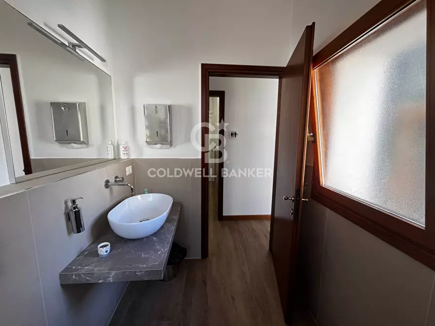 Immagine 20 di Ufficio in affitto  in Ponte dei Bareteri a Venezia