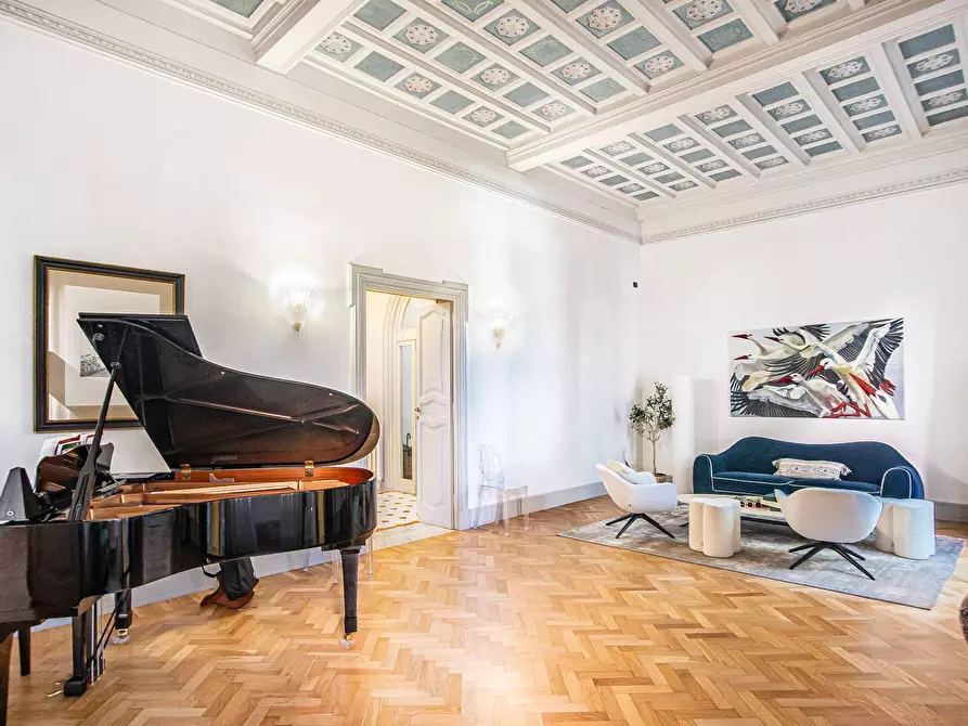 Immagine 2 di Appartamento in vendita  in Via Giovanni Mercadante a Roma