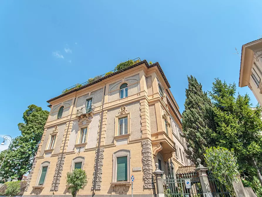 Immagine 41 di Appartamento in vendita  in Via Giovanni Mercadante a Roma