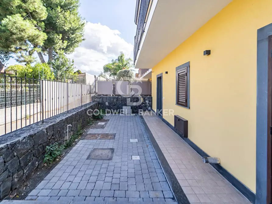 Immagine 5 di Villa in vendita  in via magenta 26 a Mascalucia