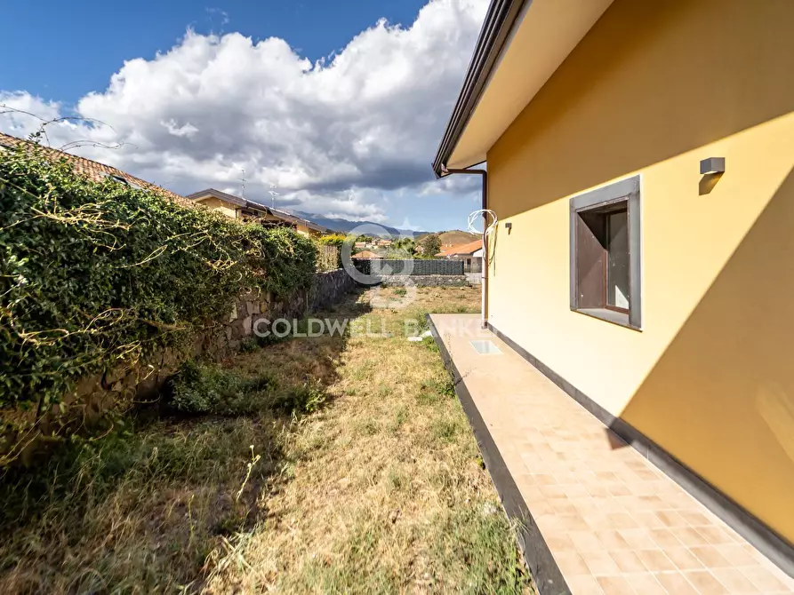 Immagine 26 di Villa in vendita  in via magenta 26 a Mascalucia