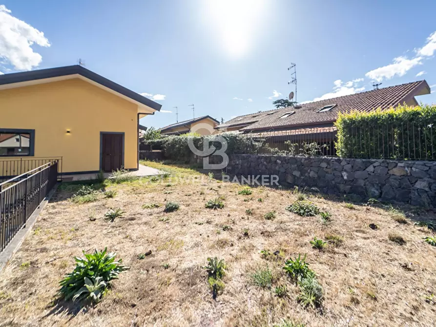 Immagine 29 di Villa in vendita  in via magenta 26 a Mascalucia