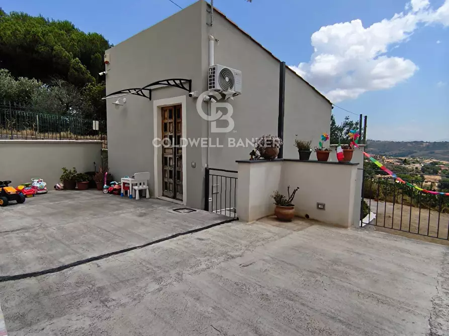 Immagine 14 di Villa in vendita  in Via delle Balatazze a Caltagirone