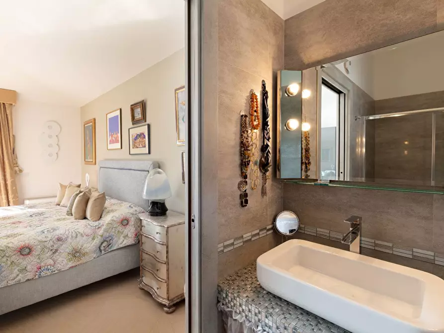 Immagine 16 di Villa in vendita  in Via Sandro Pertini 5 a Galtelli