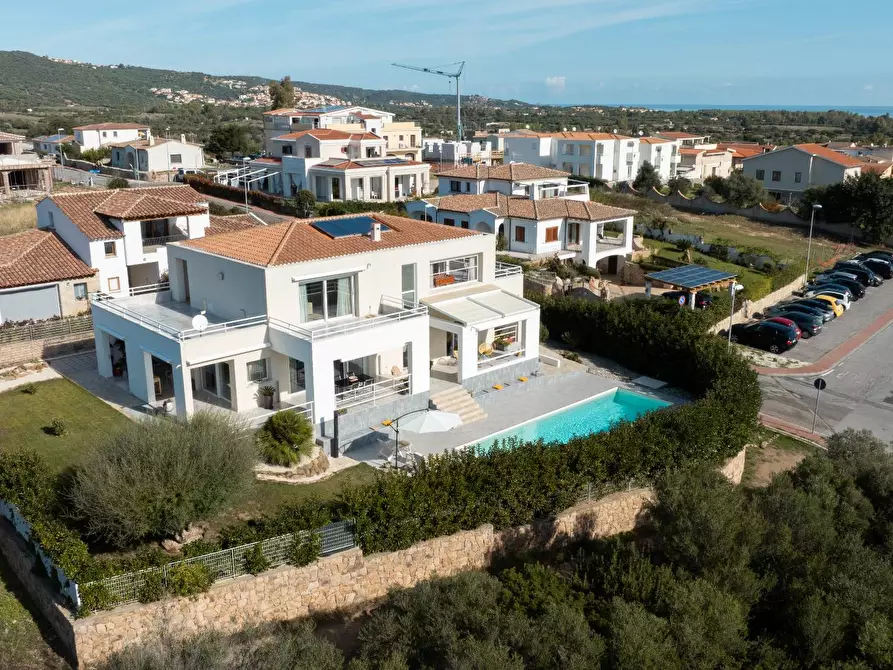 Immagine 1 di Villa in vendita  in Via Sandro Pertini 5 a Galtelli