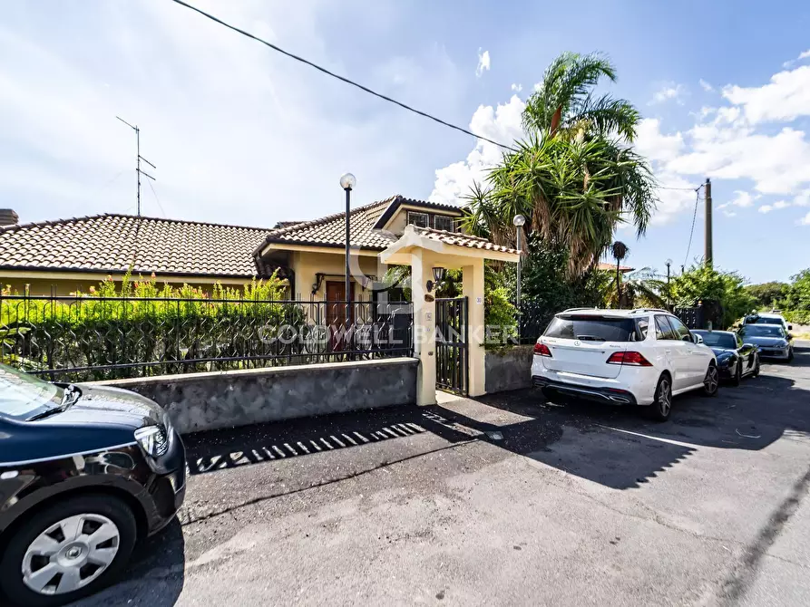 Immagine 36 di Villa in vendita  in Via Giacomo Leopardi 28 a San Gregorio Di Catania